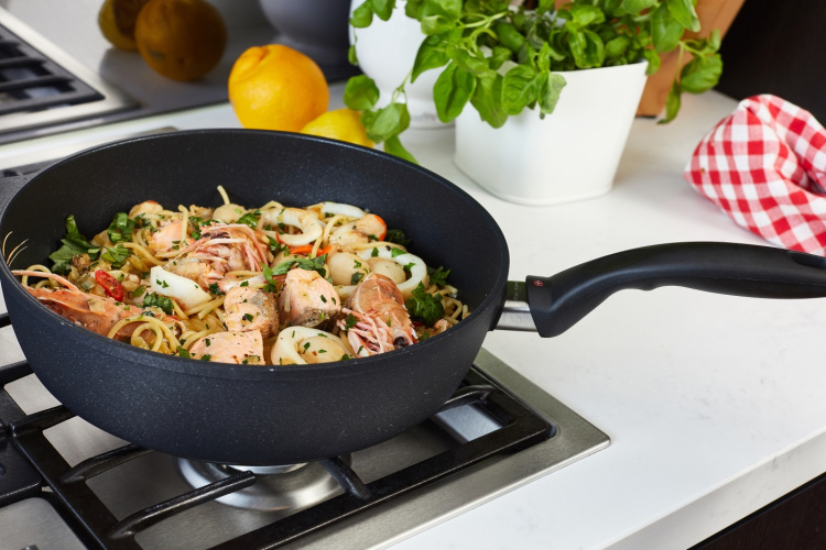 Swiss Diamond XD Classic Induktion Stekpanna med lock, 4,2 liter.