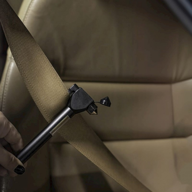 Forever Light EMERGENCY - Noodhamer met ingebouwd LED-licht, gordelsnijder en magneet Forever Light EMERGENCY - Noodhamer met ingebouwd LED-licht, gordelsnijder en magneet