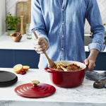 Tefal Air -gjutjärnsgryta, 4,7 L, röd Tefal Air -gjutjärnsgryta, 4,7 L, röd