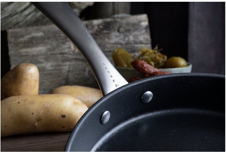 Satake gjutjärnspanna, 22 cm