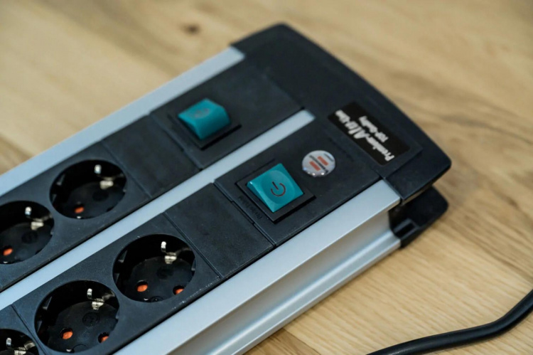 Brennenstuhl Premium-Alu-Line Technics extension lead 8-way Duo black