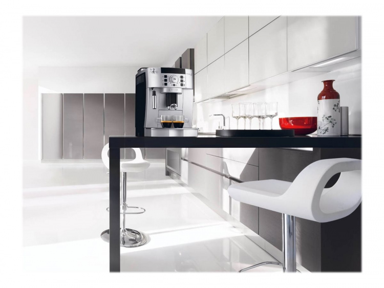 DeLonghi De\'Longhi Magnifica S ECAM 22.110.SB Automatisk kaffemaskin Silver/svart