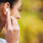 Puro Bluetooth Slim Pod hörlurar med laddstation, Vit Puro Bluetooth Slim Pod hörlurar med laddstation, Vit