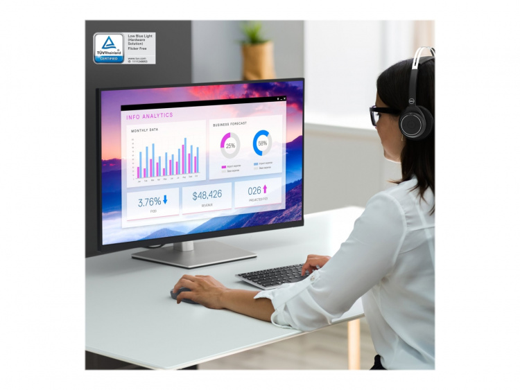 Dell P3223QE 31.5 3840 x 2160 (4K) HDMI DisplayPort USB-C 60Hz Docking Monitor