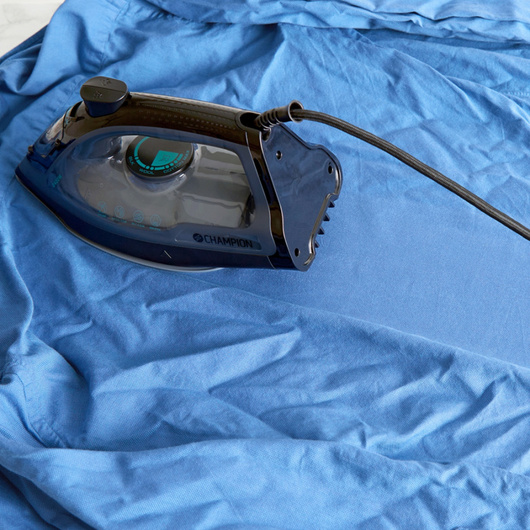 Champion Ångstrykjärn Ceramic 2400W SJ500 Svart Champion Ångstrykjärn Ceramic 2400W SJ500 Svart