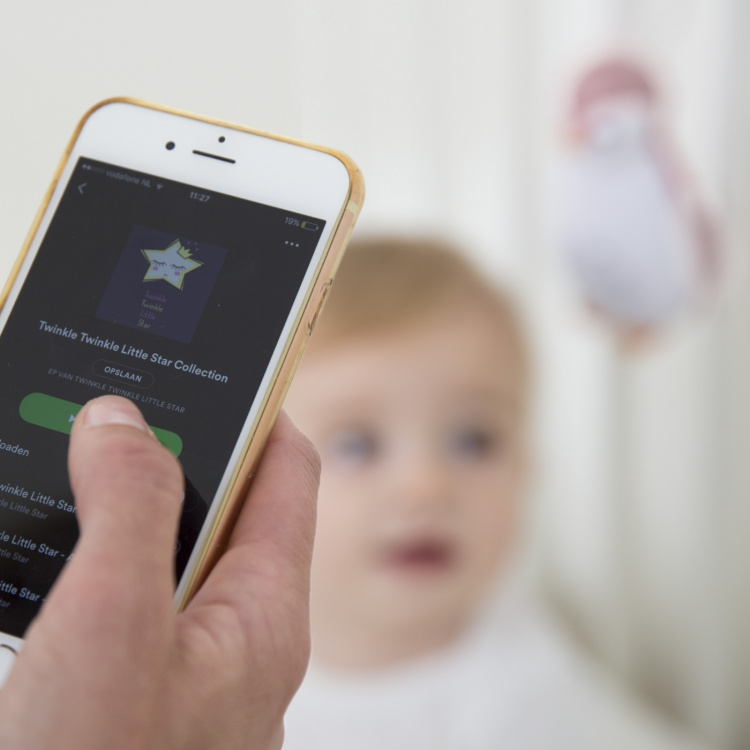 Zazu Zoe luidspreker nachtlampje, pinguïn, grijs Zazu Zoe luidspreker nachtlampje, pinguïn, grijs