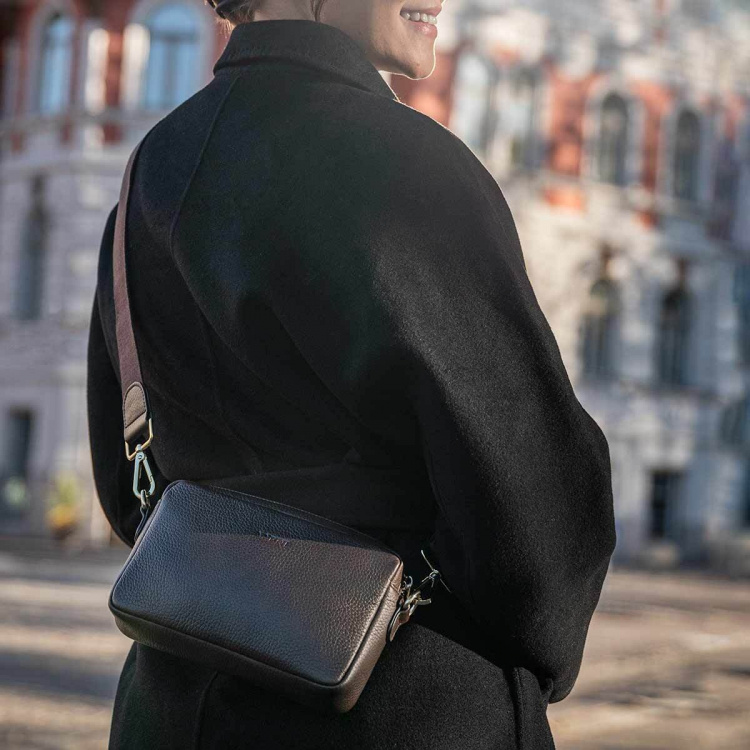 Aarni Crossbody Tas, zwart, zilveren rits