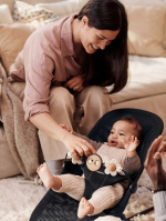 BabyBjörn Googly Eyes speeltje voor babyoppas, zwart-wit