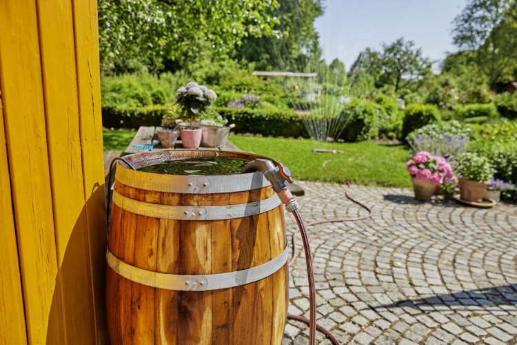 GARDENA 4700/3 Inox automatische hogedrukpomp voor regenton GARDENA 4700/3 Inox automatische hogedrukpomp voor regenton