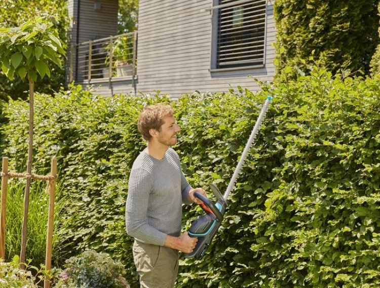 GARDENA ComfortCut 60 18V P4A accu heggenschaar met 2,6 Ah accu GARDENA ComfortCut 60 18V P4A accu heggenschaar met 2,6 Ah accu