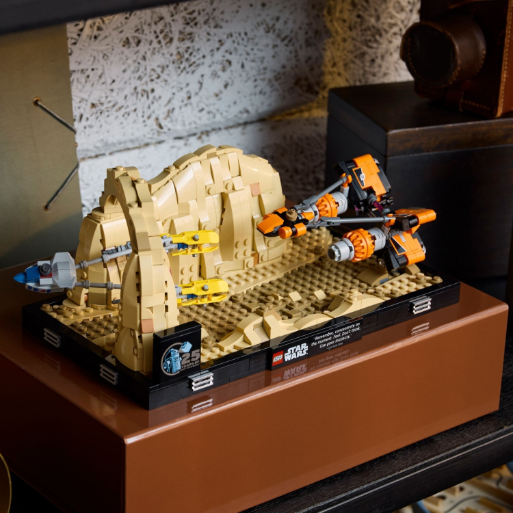 LEGO Star Wars 75380 - Mos Espa Podrace™ diorama