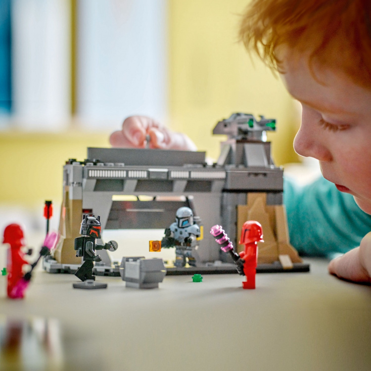 LEGO Star Wars 75386 - Paz Vizsla™ en Moff Gideon™ in gevecht