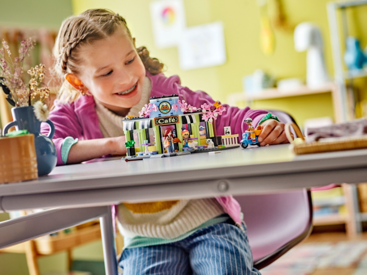 LEGO Friends 42618 - Heartlake Stadscafé