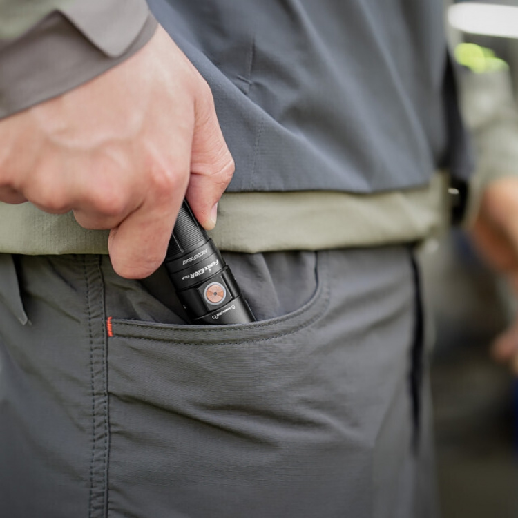 Fenix E28R V2.0 zaklamp, 1700 lm