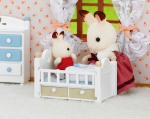 Sylvanian Families Chocolade konijntje babyset (ledikant)