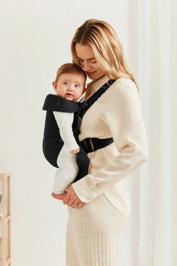 BabyBjörn Mini Geweven Rugzak, zwart