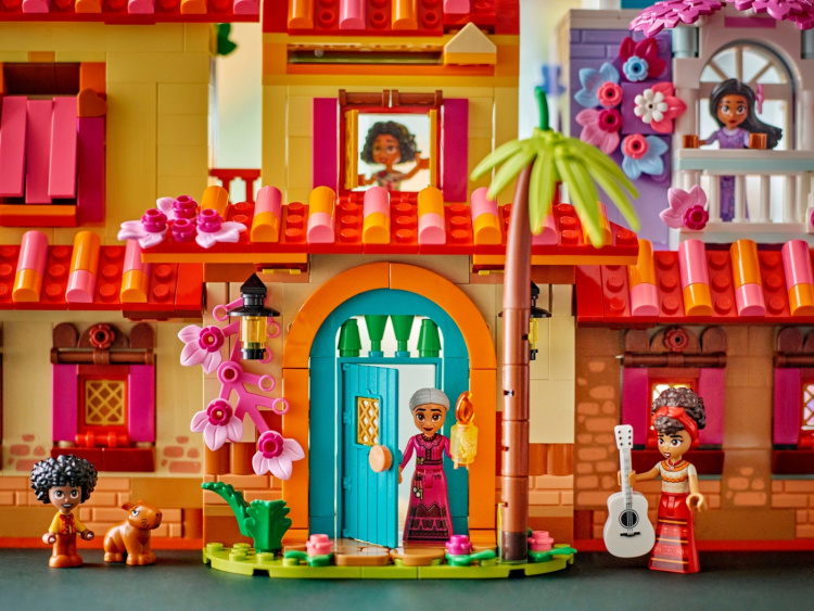 LEGO Disney Prinses 43245 - Magisch Madrigaal Huis
