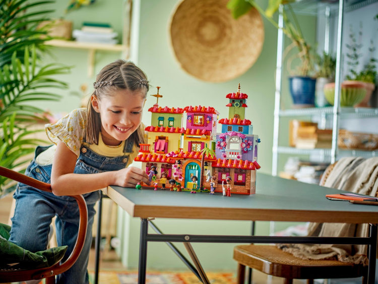 LEGO Disney Prinses 43245 - Magisch Madrigaal Huis