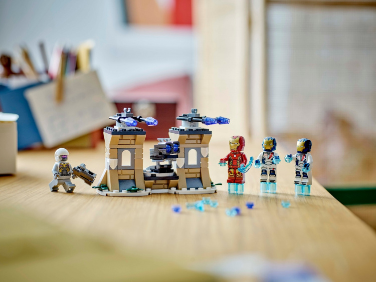 LEGO Super Heroes Marvel 76288 - Iron Man en het IJzeren Legioen vs. de Soldaat van Hydra