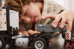 LEGO Technic 42175 - Volvo FMX vrachtwagen en EC230 elektrische graafmachine