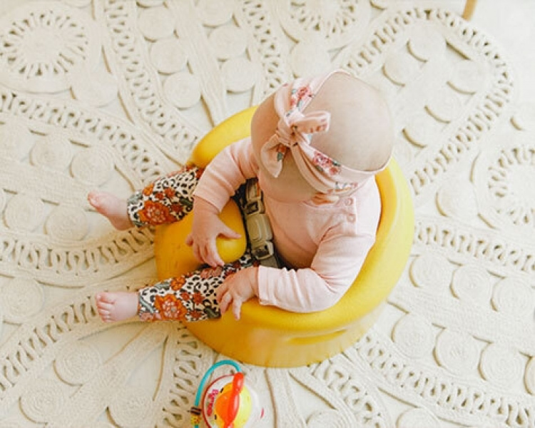 Bumbo Floor Seat - babyzitje, mimosa