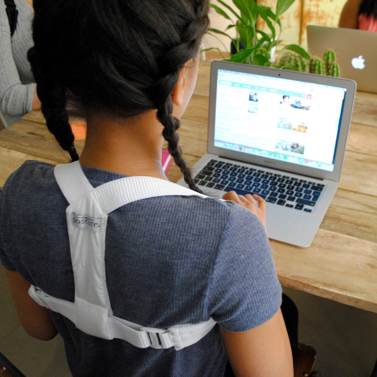 SWEDISH POSTURE Hållningsstöd Junior 12-16 År Vit SWEDISH POSTURE Hållningsstöd Junior 12-16 År Vit