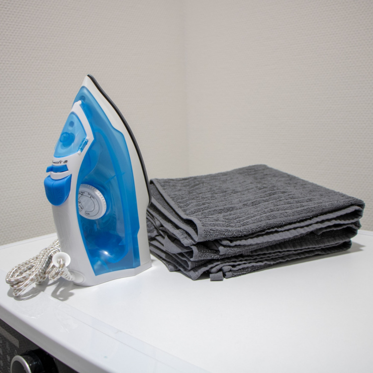 MELISSA Stoomstrijkijzer met antiaanbaklaag 2000W Wit / Blauw MELISSA Stoomstrijkijzer met antiaanbaklaag 2000W Wit / Blauw
