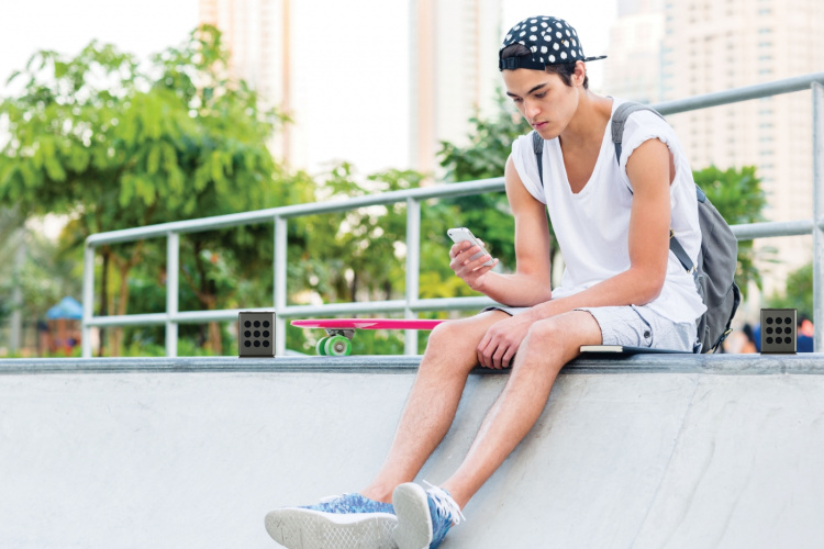 Lenco Bluetooth®-stereoluidsprekerset met 8 uur afspeeltijd met accessoires Grijs