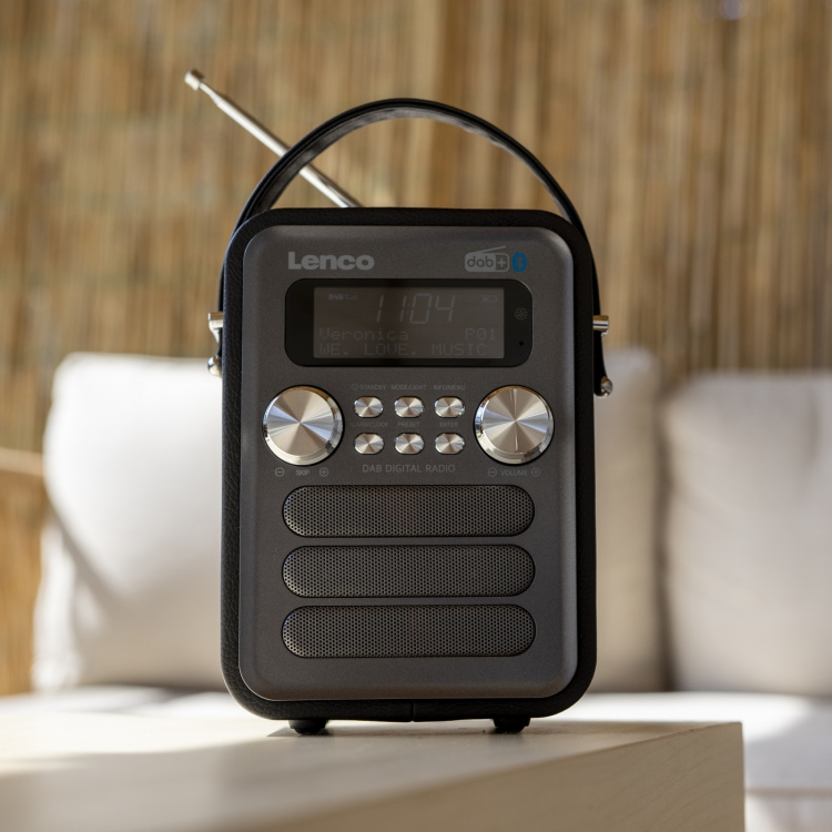 Lenco Draagbare DAB+ FM-radio met Bluetooth® en AUX-ingang, oplaadbare batterij Zwart