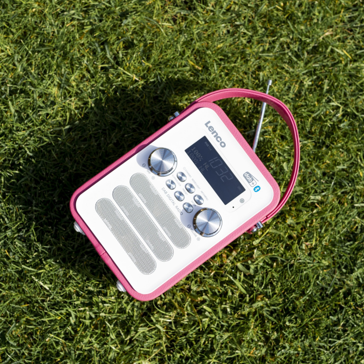 Lenco Draagbare DAB+ FM-radio met Bluetooth® en AUX-ingang, oplaadbare batterij Wit Lenco Draagbare DAB+ FM-radio met Bluetooth® en AUX-ingang, oplaadbare batterij Wit