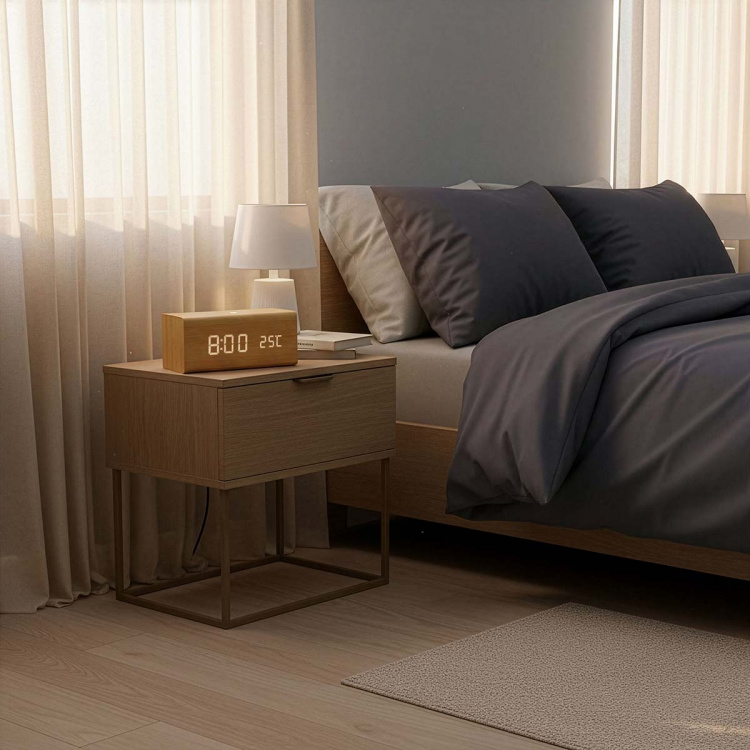 Nedis Wekkerradio | LED | USB-C™ Female | FM | Snoozefunctie | Slaaptimer | Aantal alarmen: 2 | Bruin