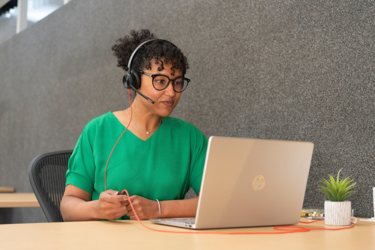 poly Blackwire 8225 - USB-C-stereoheadset + USB-C-naar-A-adapter, Microsoft Teams-gecertificeerd (8X225AA)