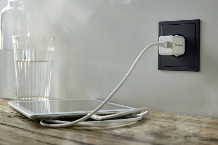 Intenso Laddare 30W mobilladdare USB-C Intenso